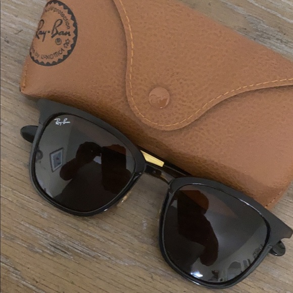 Women’s Ray-Ban Sunglasses - Picture 4 of 4